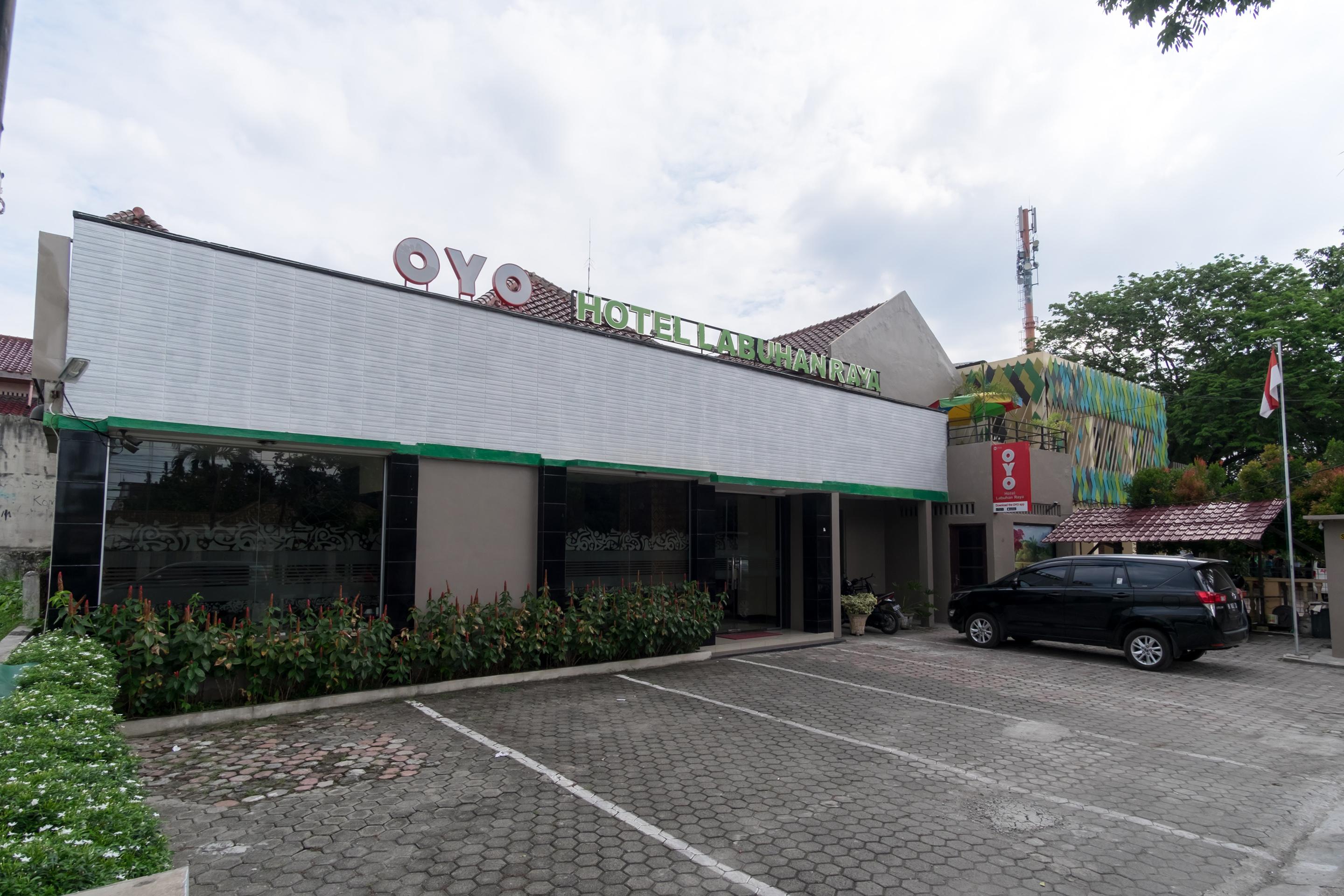Oyo 741 Hotel Labuhan Raya Medan Buitenkant foto