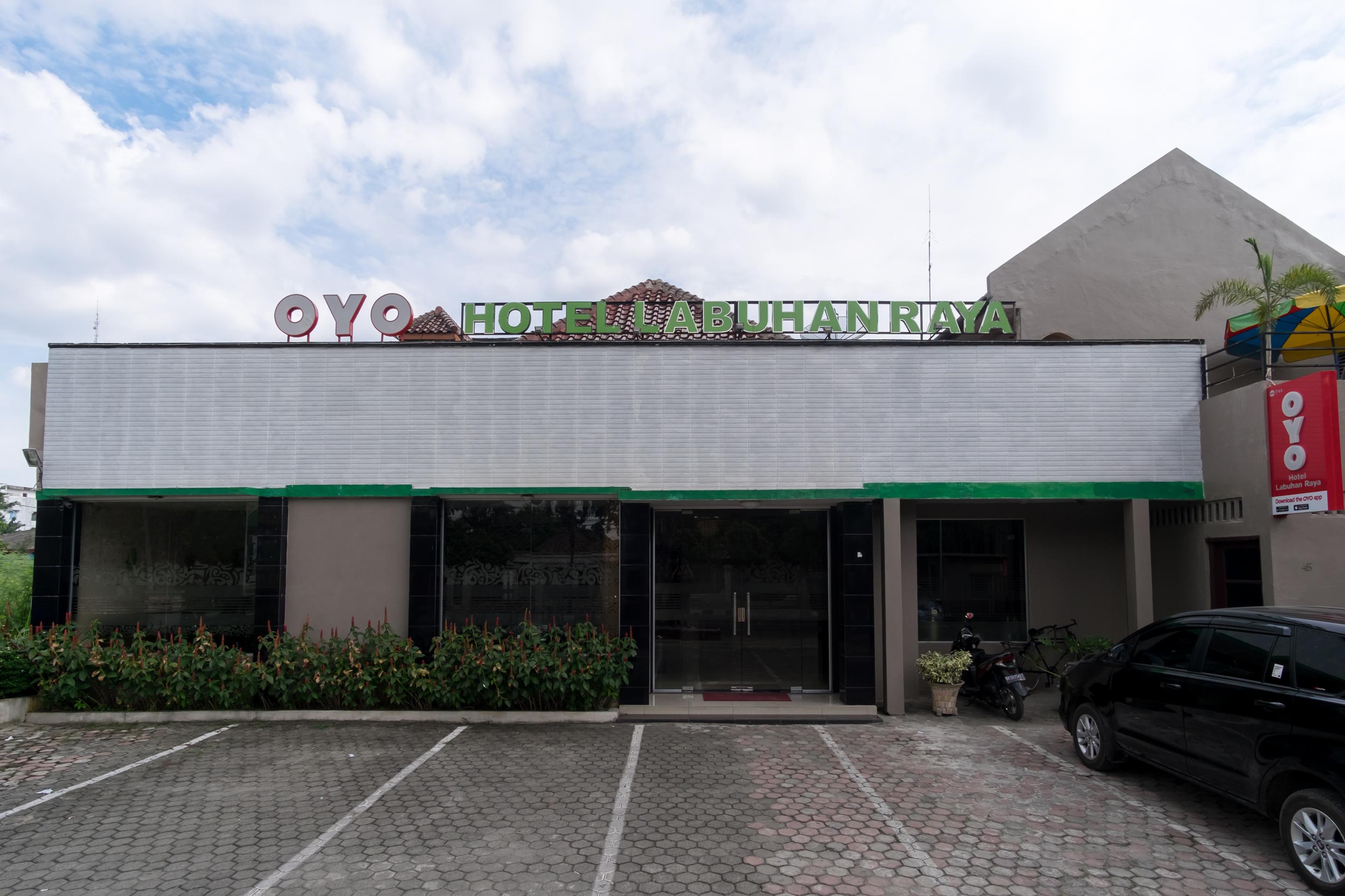 Oyo 741 Hotel Labuhan Raya Medan Buitenkant foto