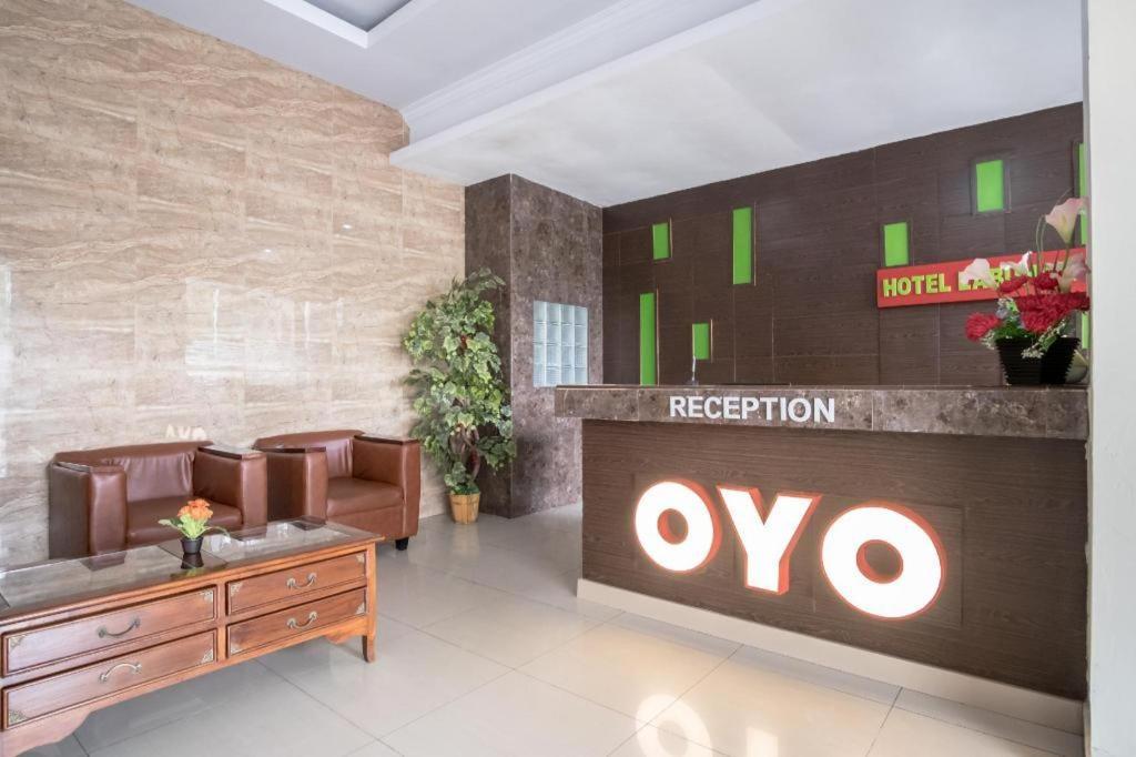 Oyo 741 Hotel Labuhan Raya Medan Buitenkant foto