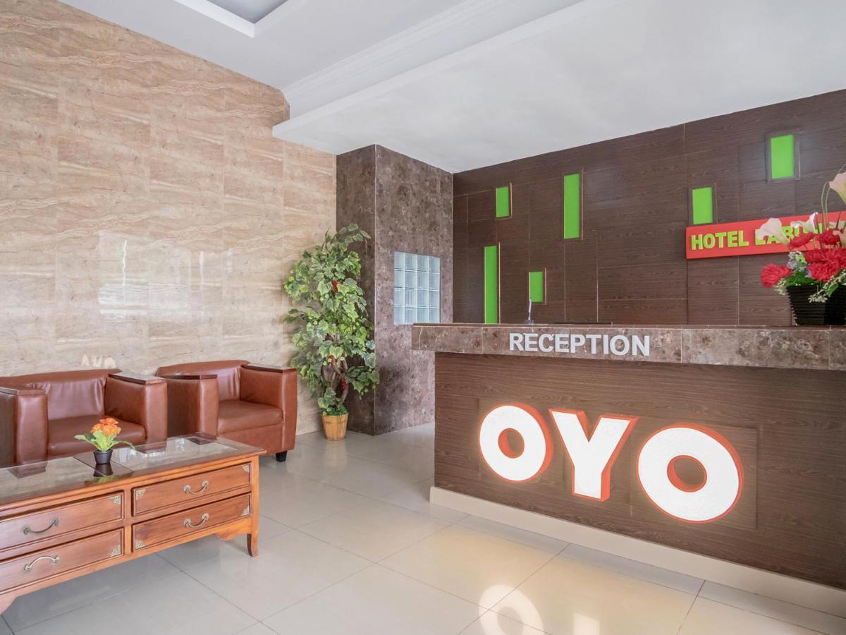 Oyo 741 Hotel Labuhan Raya Medan Buitenkant foto