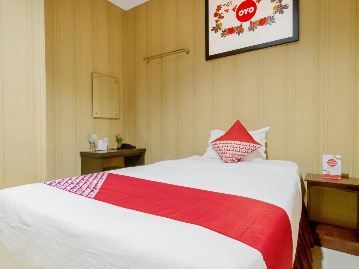 Oyo 741 Hotel Labuhan Raya Medan Buitenkant foto