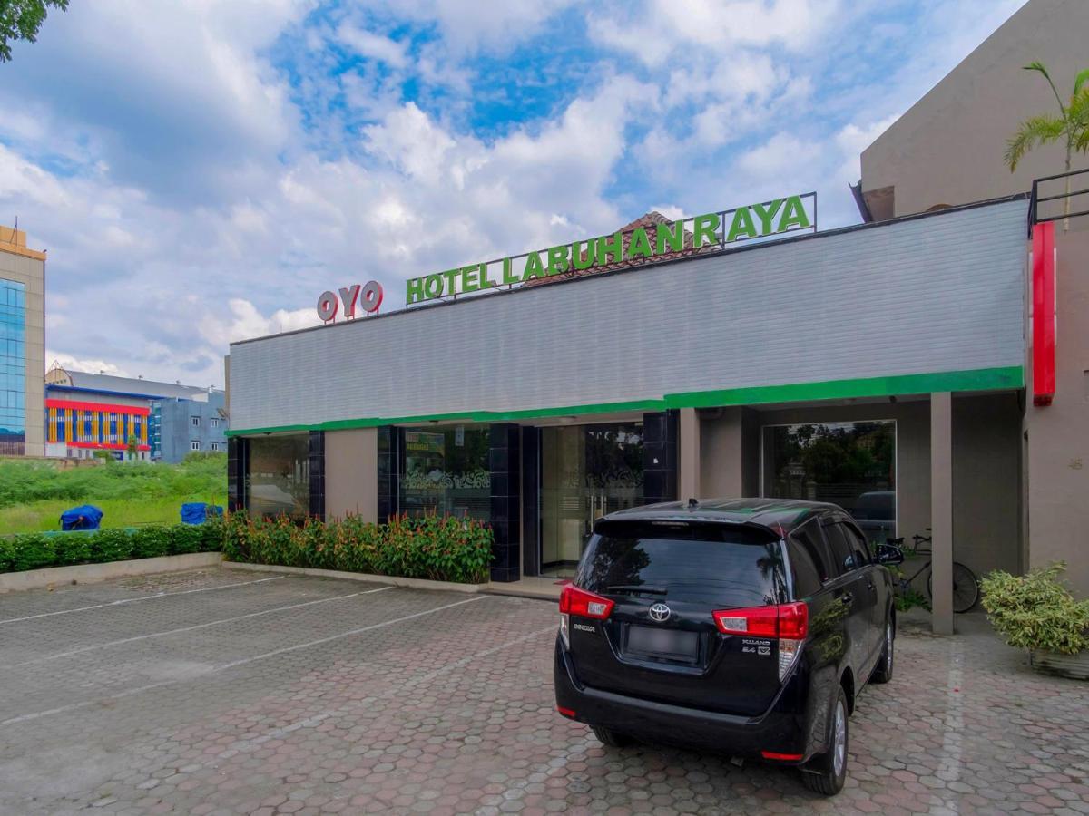 Oyo 741 Hotel Labuhan Raya Medan Buitenkant foto