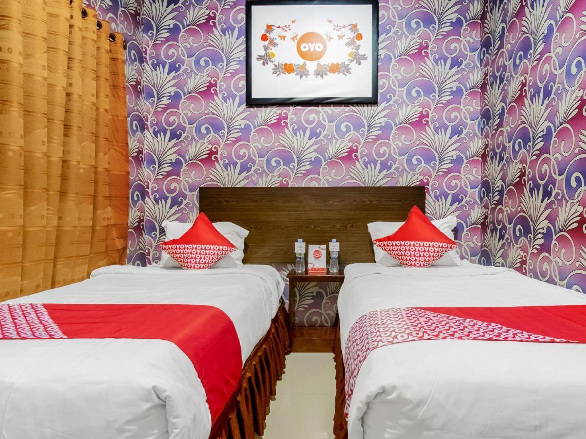Oyo 741 Hotel Labuhan Raya Medan Buitenkant foto