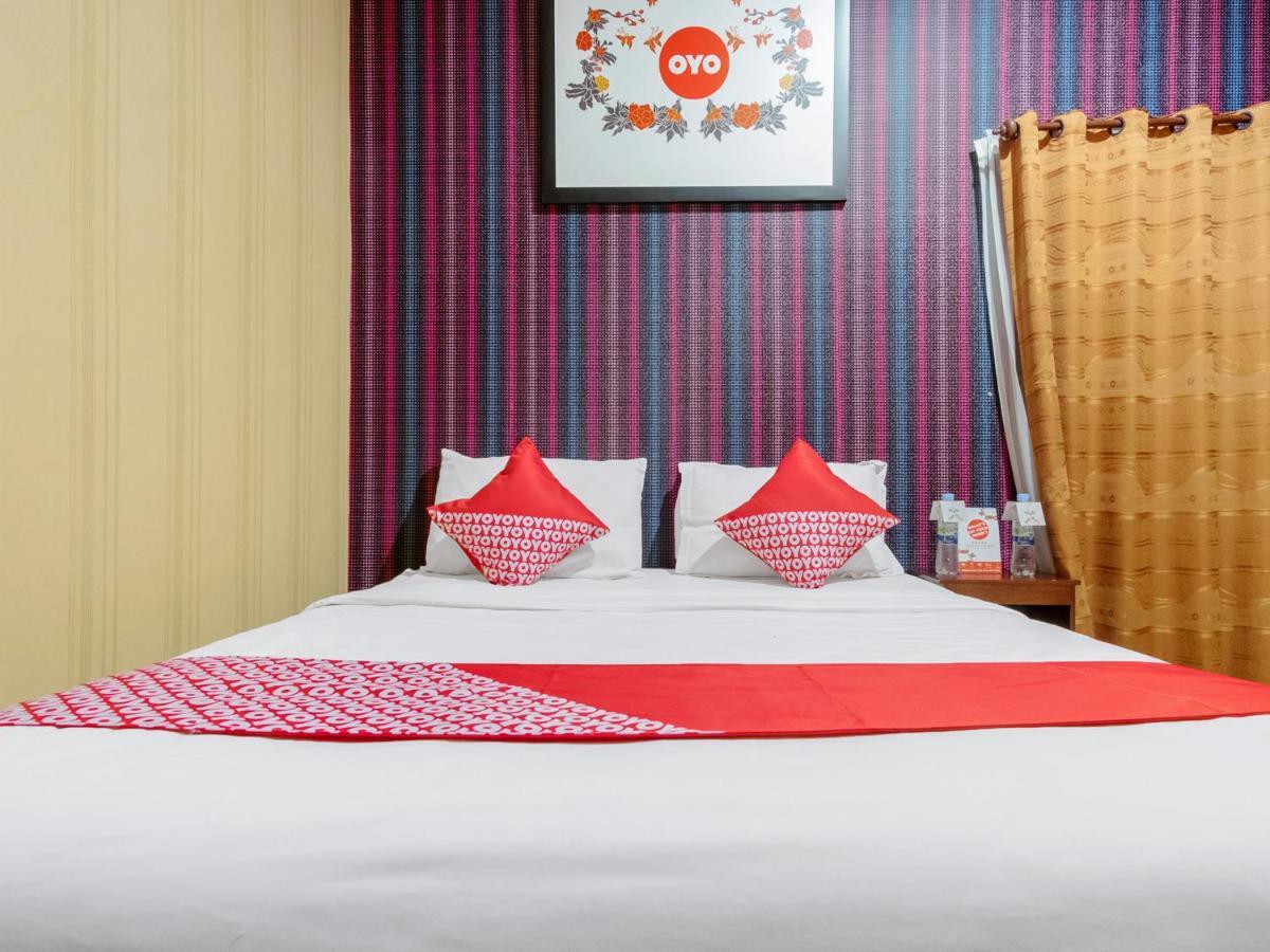 Oyo 741 Hotel Labuhan Raya Medan Buitenkant foto