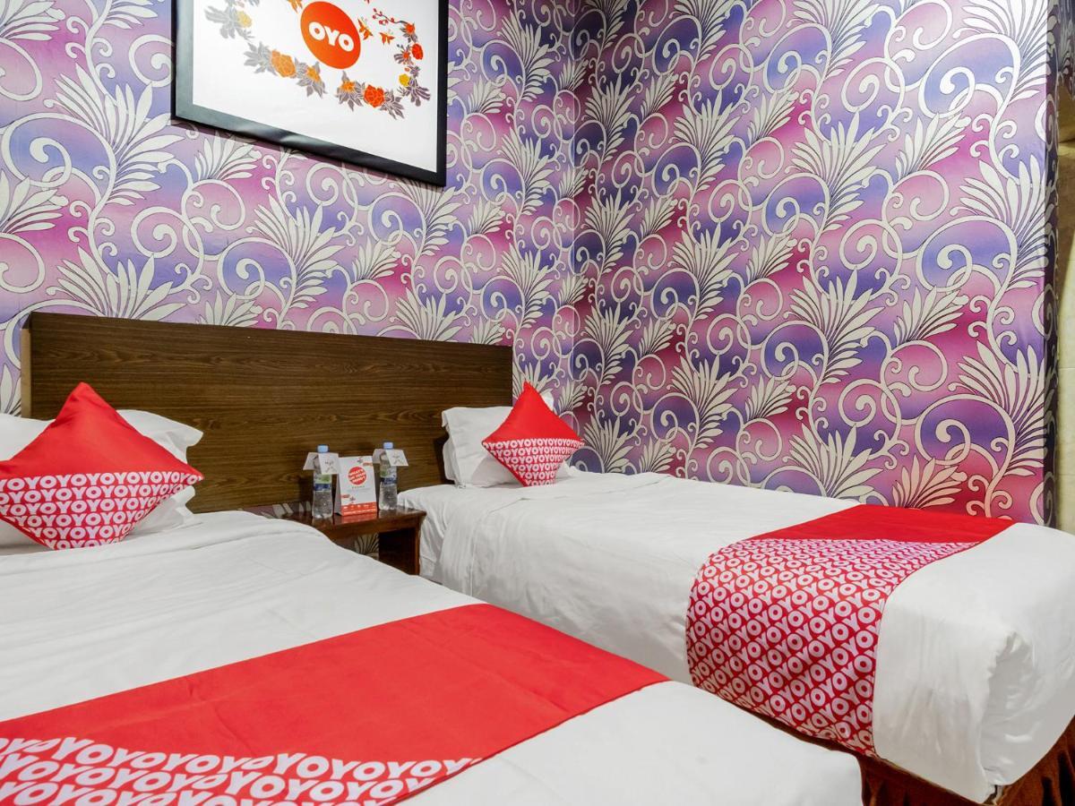 Oyo 741 Hotel Labuhan Raya Medan Buitenkant foto