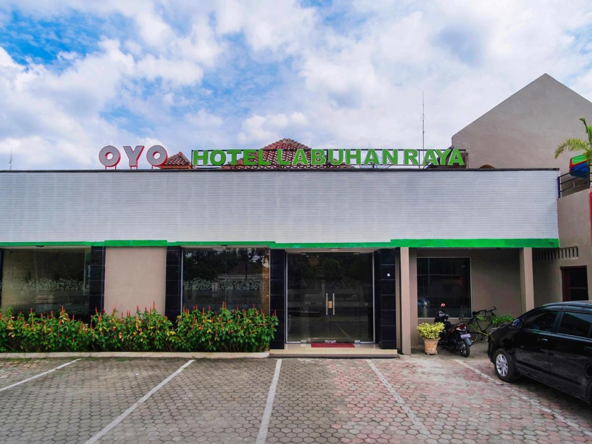 Oyo 741 Hotel Labuhan Raya Medan Buitenkant foto