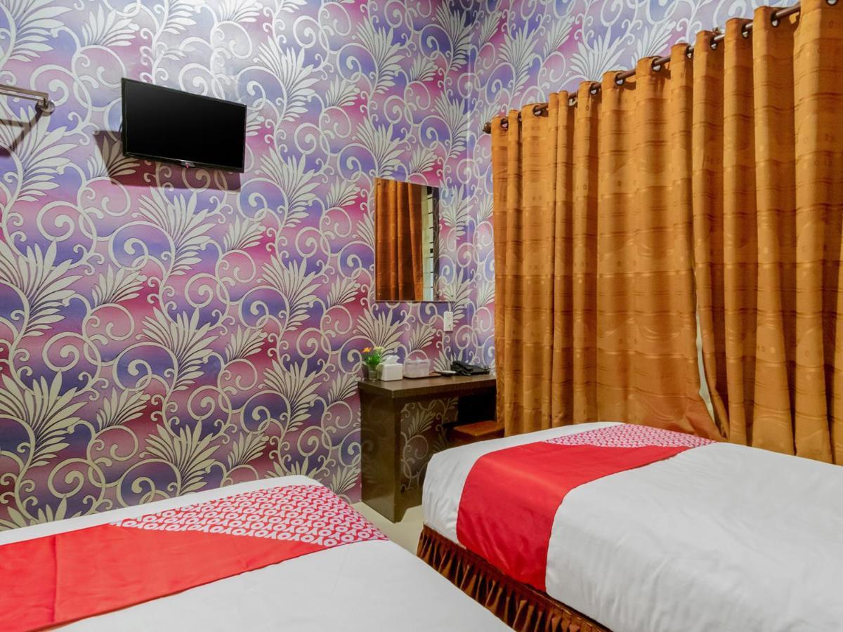 Oyo 741 Hotel Labuhan Raya Medan Buitenkant foto