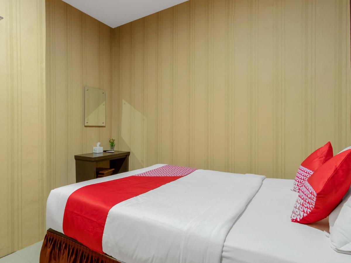 Oyo 741 Hotel Labuhan Raya Medan Buitenkant foto