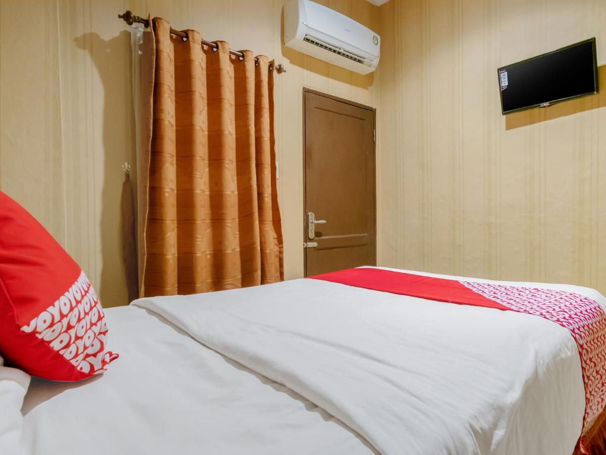 Oyo 741 Hotel Labuhan Raya Medan Buitenkant foto
