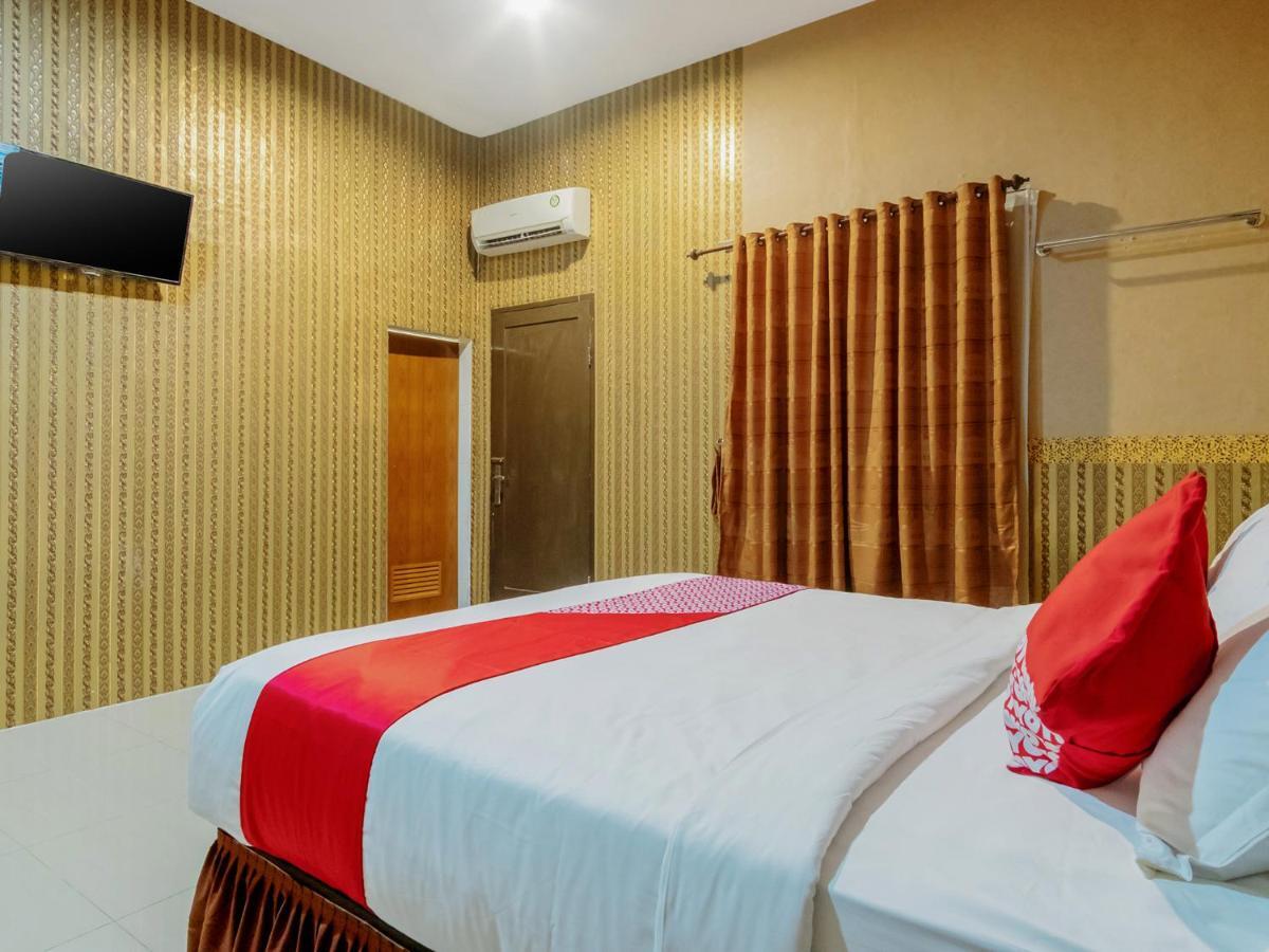Oyo 741 Hotel Labuhan Raya Medan Buitenkant foto