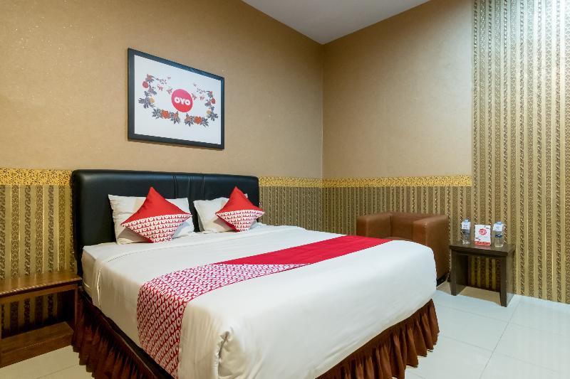 Oyo 741 Hotel Labuhan Raya Medan Buitenkant foto