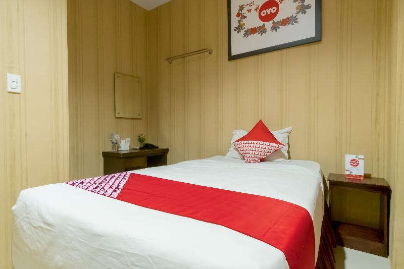 Oyo 741 Hotel Labuhan Raya Medan Buitenkant foto