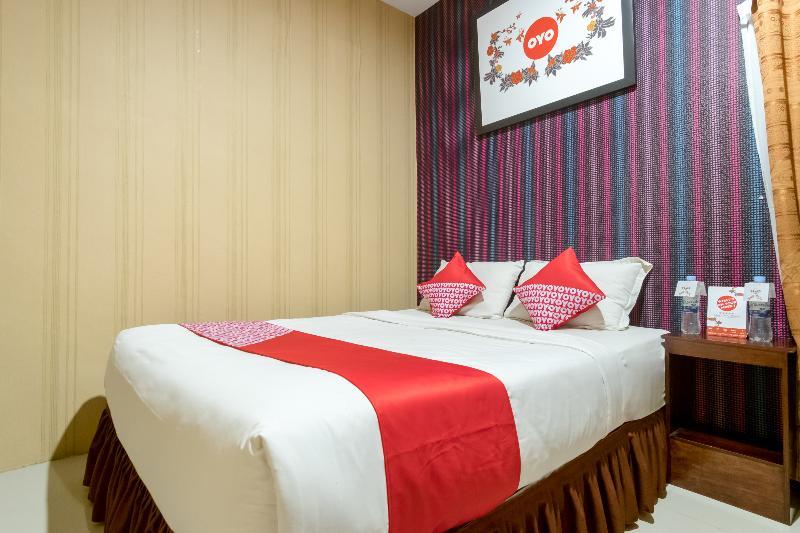 Oyo 741 Hotel Labuhan Raya Medan Buitenkant foto