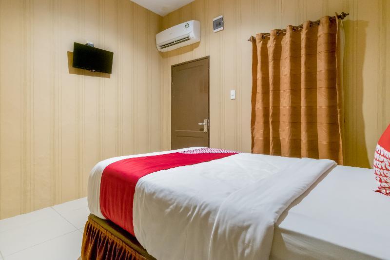 Oyo 741 Hotel Labuhan Raya Medan Buitenkant foto