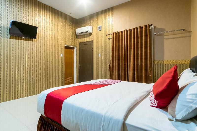 Oyo 741 Hotel Labuhan Raya Medan Buitenkant foto