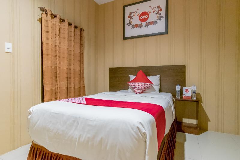 Oyo 741 Hotel Labuhan Raya Medan Buitenkant foto