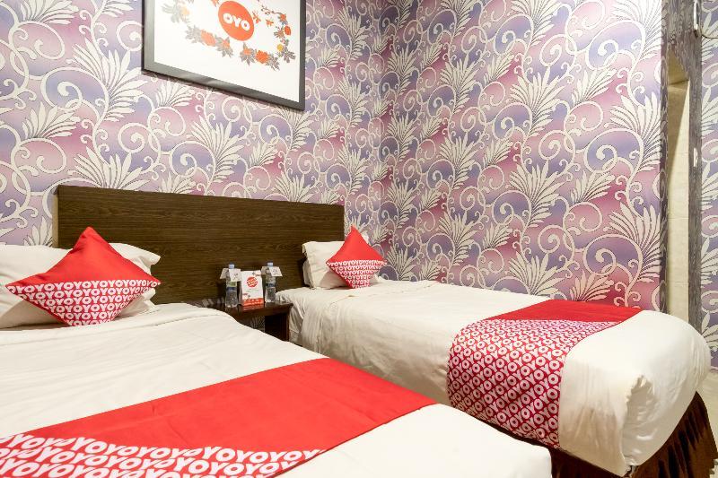 Oyo 741 Hotel Labuhan Raya Medan Buitenkant foto